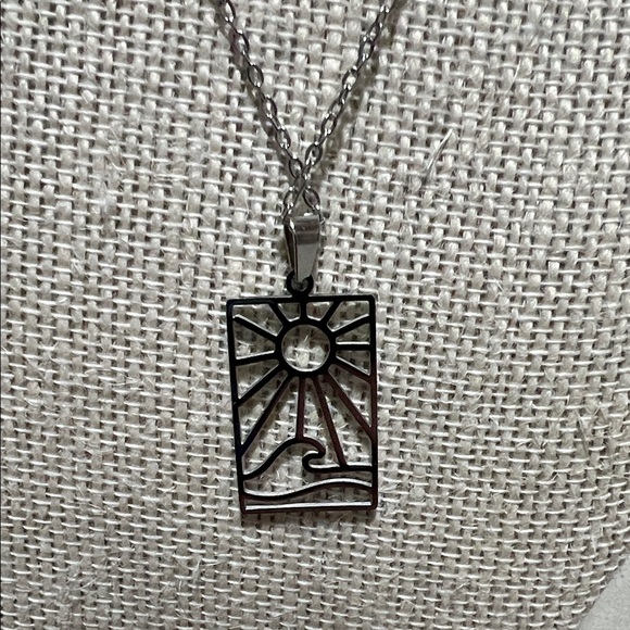 Elegant Silver Pendant Necklace - Picture 2 of 3